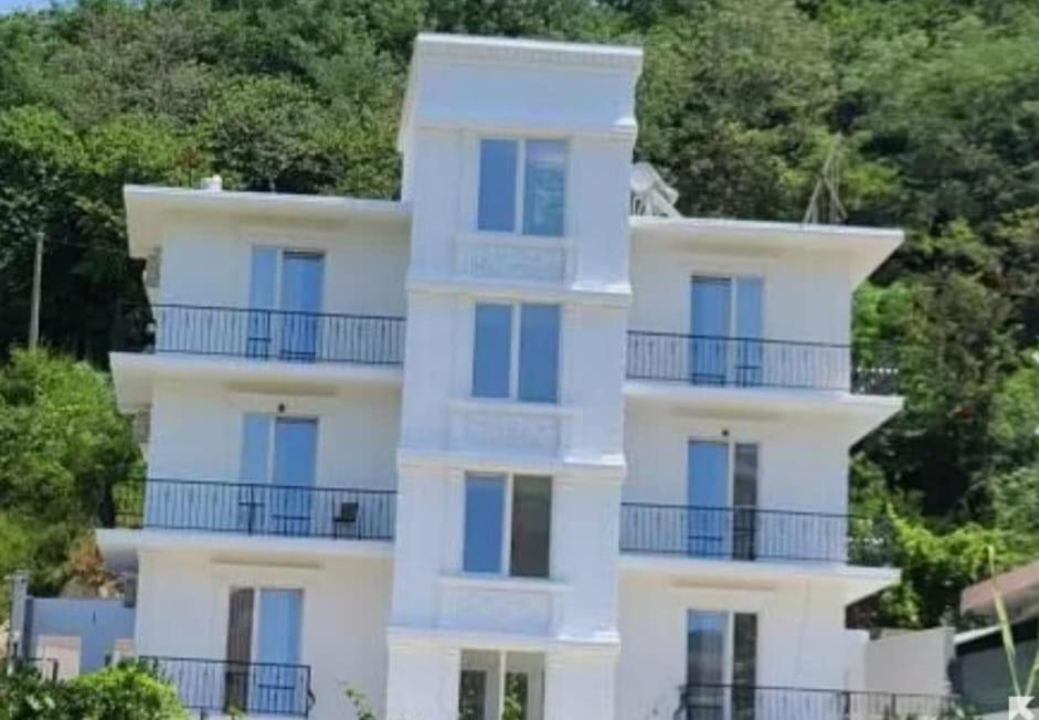 Hotel Fama Škalngur Eksteriør billede
