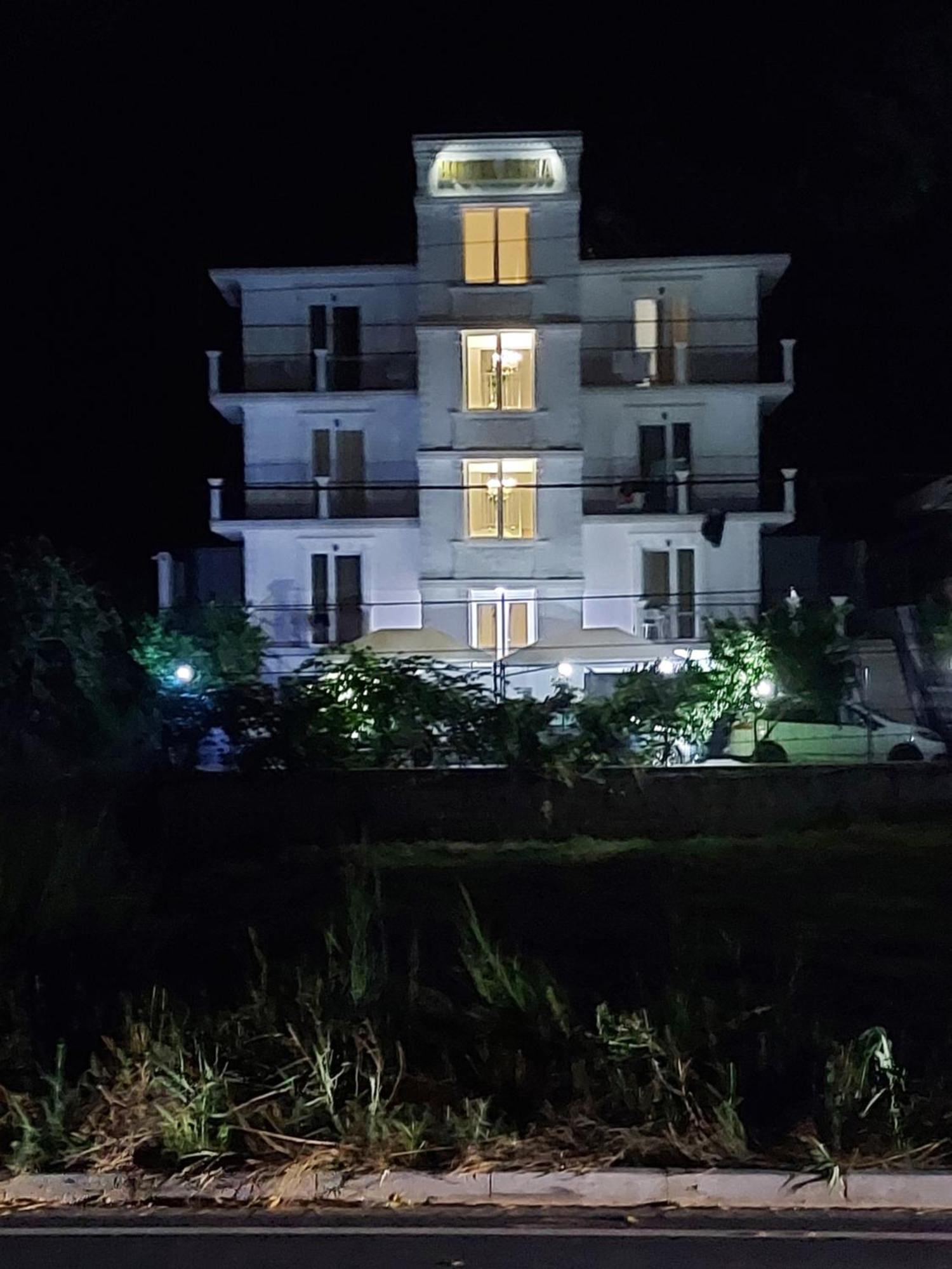 Hotel Fama Škalngur Eksteriør billede